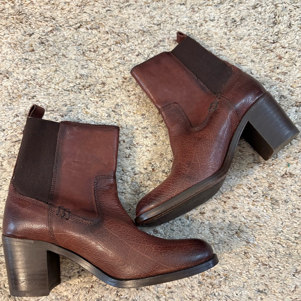 Frye Dark Brown Leather Heeled Boots Size 6B - Picture 1 of 10